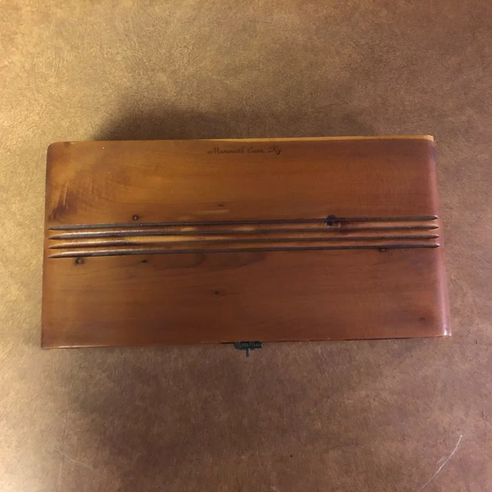 Vintage Mammoth Cave KY Wood Box - Picture 2 of 8
